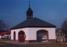 Kaple zasvěcená patronům počasí - sv.Jan a sv.Pavel - v obci Prohoř